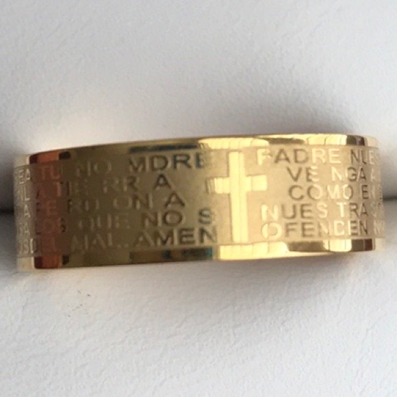 Jewelry - Gold Tone Ring with Cross and Lord’s Prayer